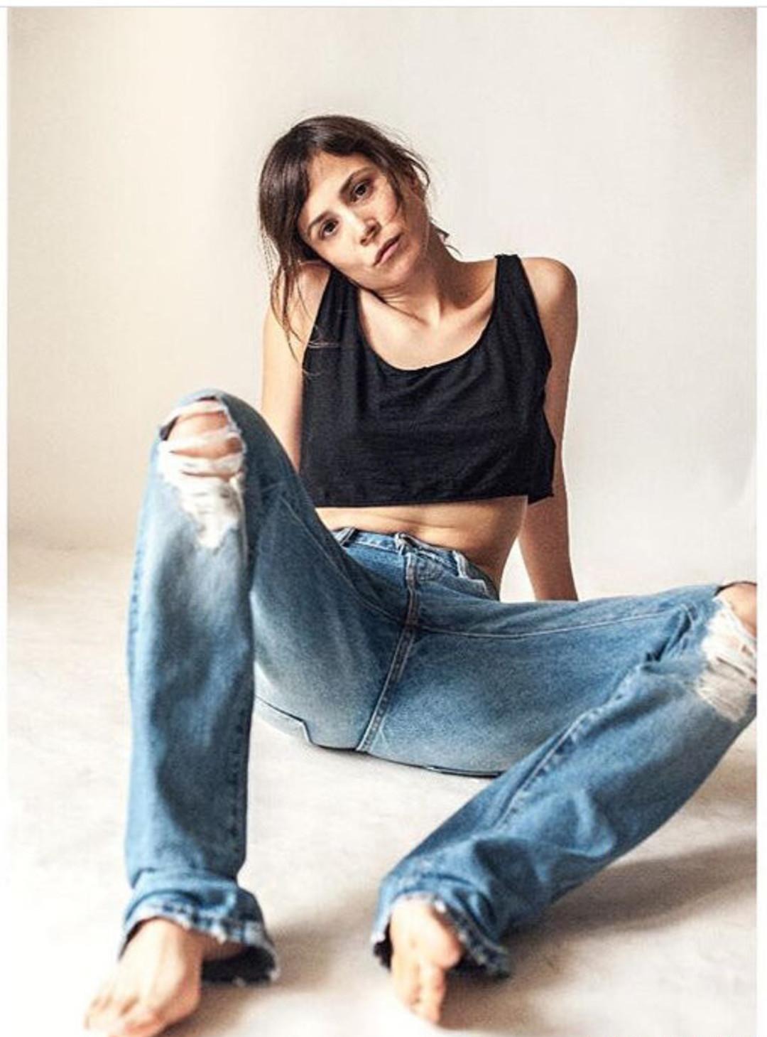 Photo full Aylin Tezel